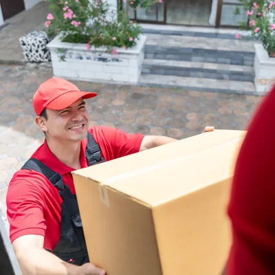 Warentransport Hamburg mit persönlicher Zustellung durch freundlichen Kurier