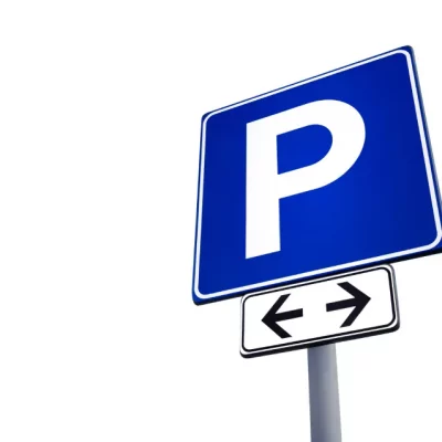 Ein Parkschild als Symbol für ein Halteverbot in Hamburg